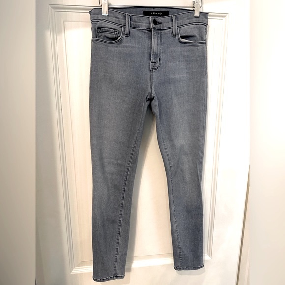 J Brand mid rise Capri jean - Picture 2 of 10